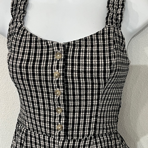 Hollister Romper Size XS - Picture 3 of 6